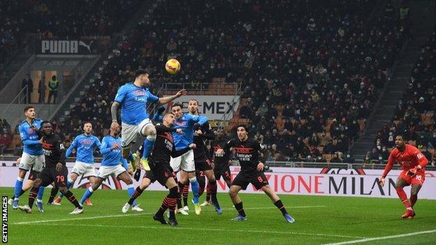 Napoli won for the first time in four league games to go second in Serie A