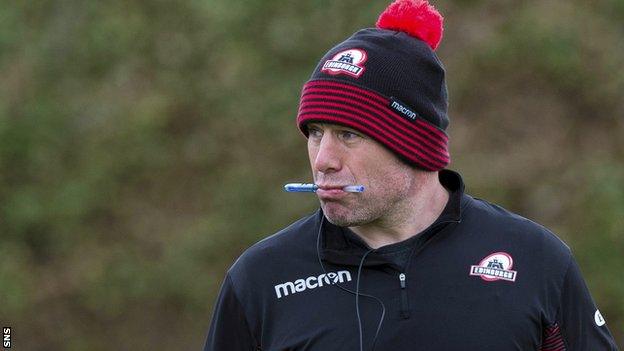 Richard Cockerill oversees Edinburgh training on Tuesday