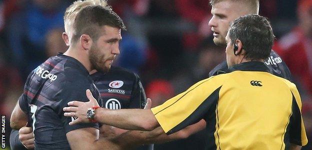 George Kruis looks on in concern as Will Fraser is told to go off for a head injury assessment against Munster in 2014