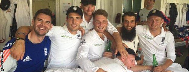 England's victorious players celebrate