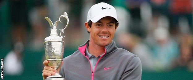 Rory McIlroy with the Claret Jug in 2014