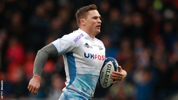 Chris Ashton runs with the ball