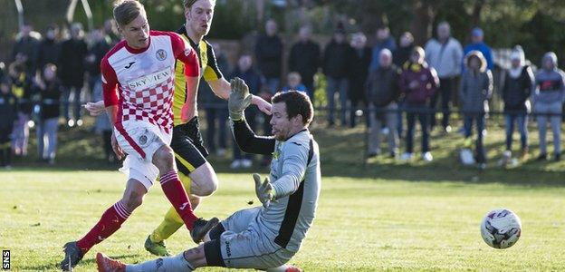 St Mirren's Gavin Reilly scores against Lothian Thistle Hutchison Vale