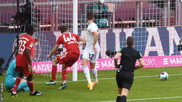 Marcus Ingvartsen scores for Union Berlin at Bayern Munich