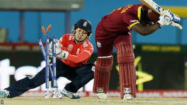 England wicketkeeper Sarah Taylor in action