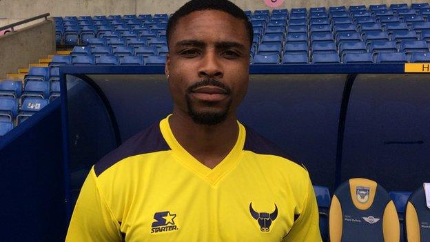 Jonathan Obika signs for Oxford United