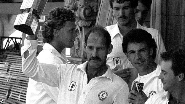 Clive Rice lifts the 1987 NatWest Trophy