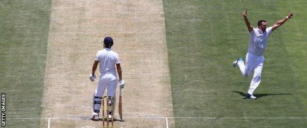 Hardus Viljoen celebrates the wicket of Alastair Cook