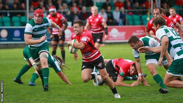 Alex Schwarz in action for Cornish Pirates against Ealing