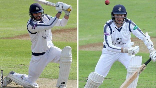 James Vince (left) and fellow England international Liam Dawson ground their way through a key fifth-wicket stand of 41 in 30.3 overs