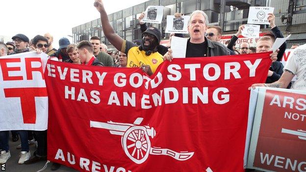 Arsenal fans protest