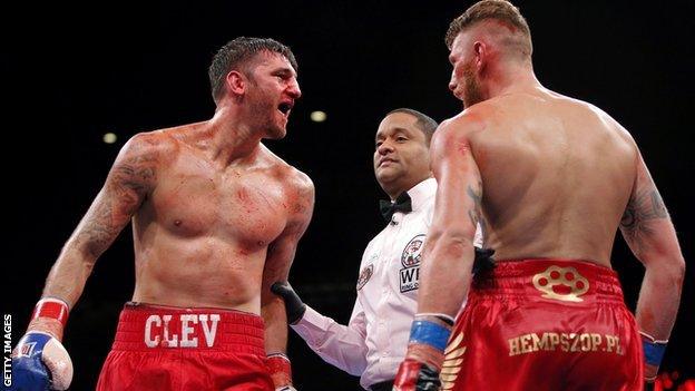 Nathan Cleverly stares at Andrzej Fonfara