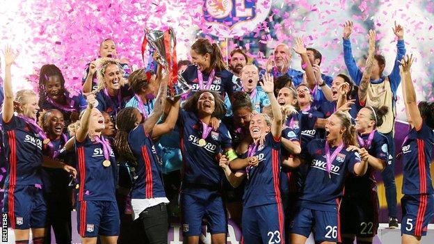 Lyon celebrate