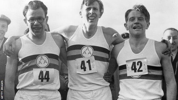 Roger Bannister (centre) with Chris Chataway (right) and Chris Brasher (1928 - 2003) after Bannister broke the mile world record