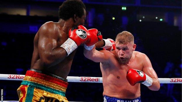 Saunders forced his opponent into a retirement after four rounds