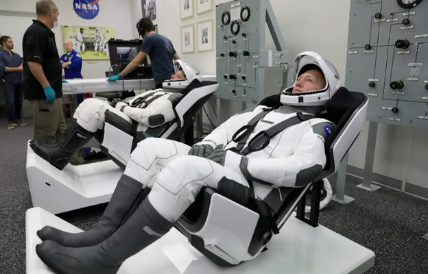 Nasa's Doug Hurley (R) and Bob Behnken (L)