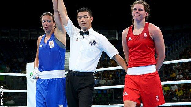 Britain's Savannah Marshall (right) lost out to Dutch fighter Nouchka Fontijn at Rio 2016