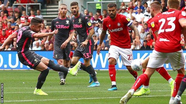 Pablo Hernandez scores for Leeds