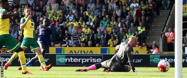 Jeffrey Schlupp scores against Norwich