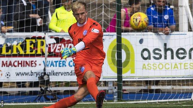 Robby McCrorie in action for Queen of the South