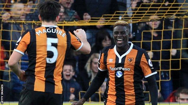 Alfred N'Diaye and Harry Maguire