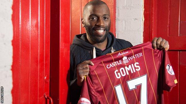 Morgaro Gomis shows off his new colours