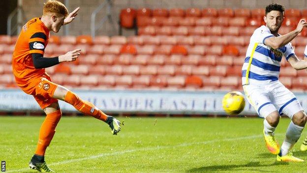 Simon Murray scores for Dundee United against Morton