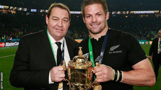 Steve Hansen and Richie McCaw with the World Cup