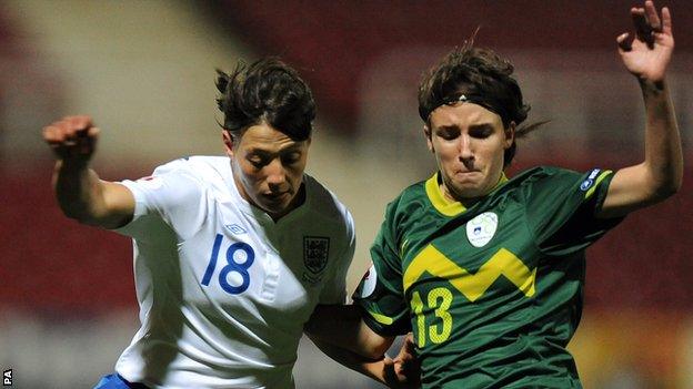 Rachel Williams (left)