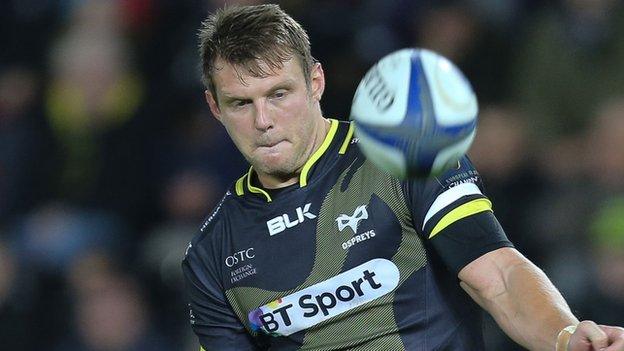 Dan Biggar in action against Exeter