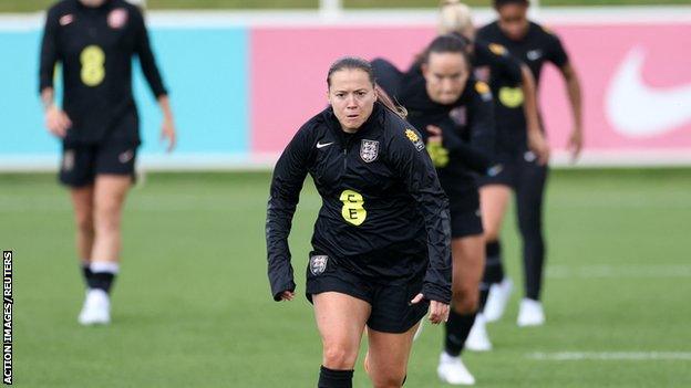 Fran Kirby training with England