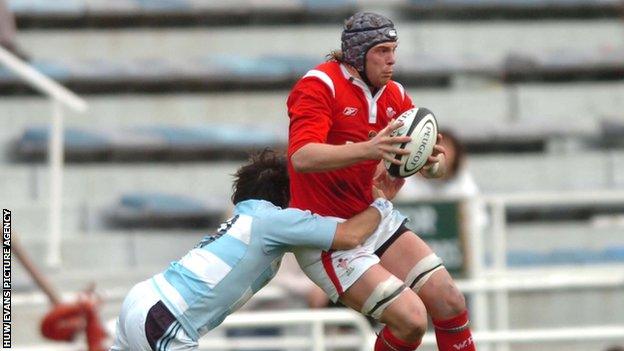 Alun Wyn Jones played blindside flanker in his first two Wales internationals in Argentina in 2006