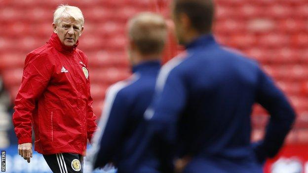 Scotland head coach Gordon Strachan takes training