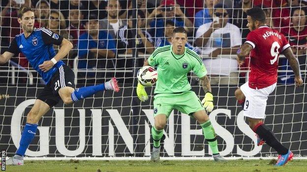 Memphis Depay (right) in action again San Jose Earthquakes