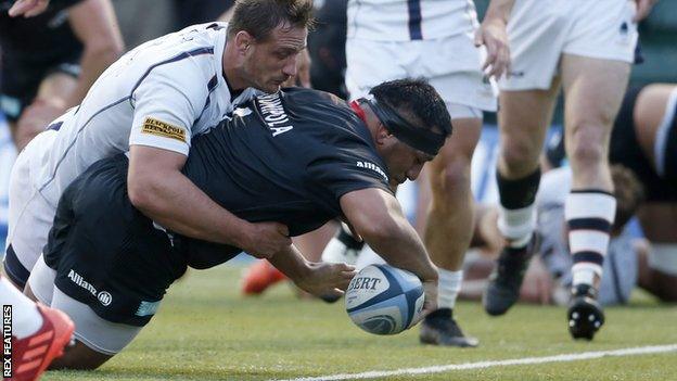 Mako Vunipola scores a try