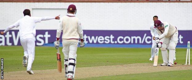 Mohammad Amir bowls Adam Hose