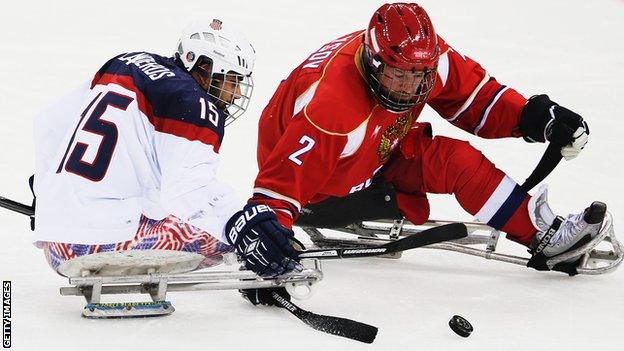 Nikkos Landeros of the United States and Aleksei Lysov of Russia