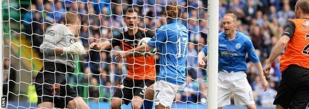 Stevie May handball