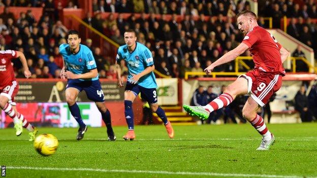 Adam Rooney scored the only goal of the game with a first-half penalty