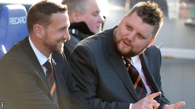 Ian Baraclough (left) and Motherwell general manager Alan Burrows