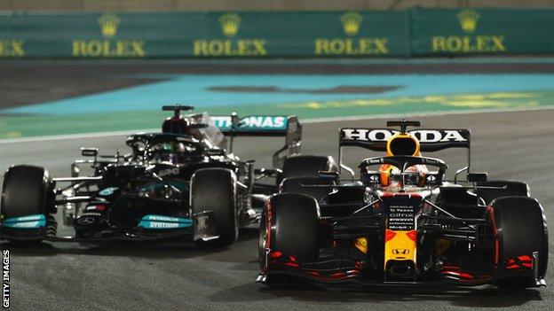 Verstappen win title after last-lap overtake