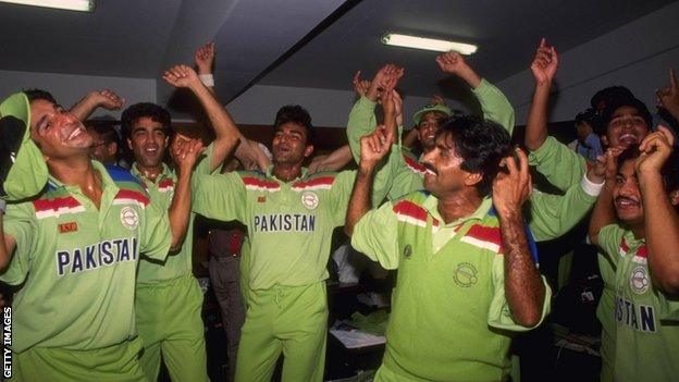 Pakistan beat England in the 1992 cricket World Cup