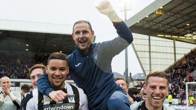 Dunfermline Athletic manager Allan Johnston with some of his players