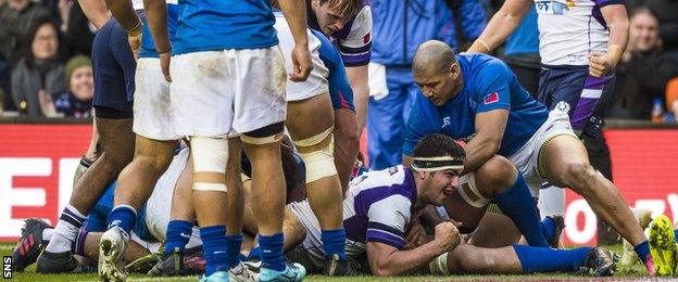 Stuart McInally scores for Scotland against Samoa