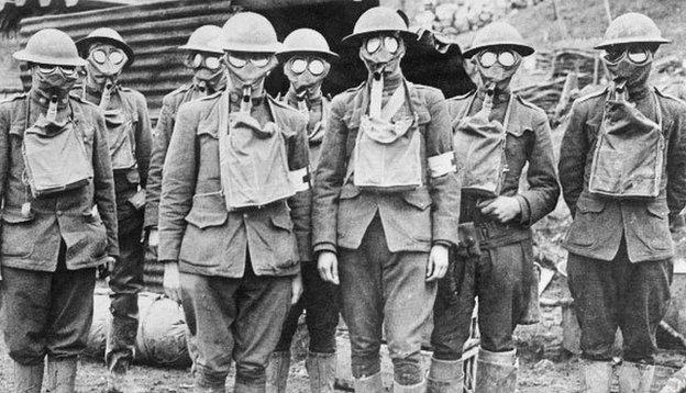 American soldiers in gas masks