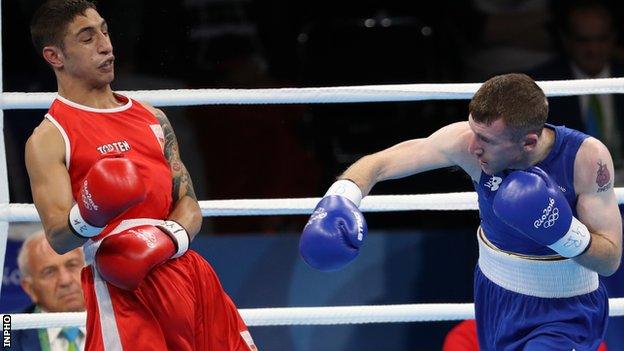 Paddy Barnes (left) and Samuel Carmona