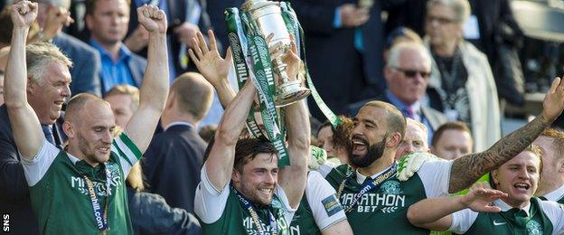 Hibs lift the Scottish Cup