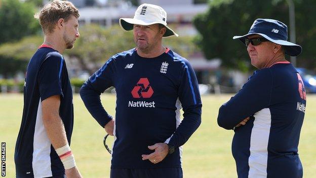 Joe Root, Paul Farbrace and Trevor Bayliss