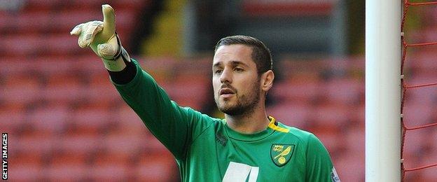 Remi Matthews in action for Norwich City Under-21s