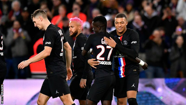 PSG celebrate a goal